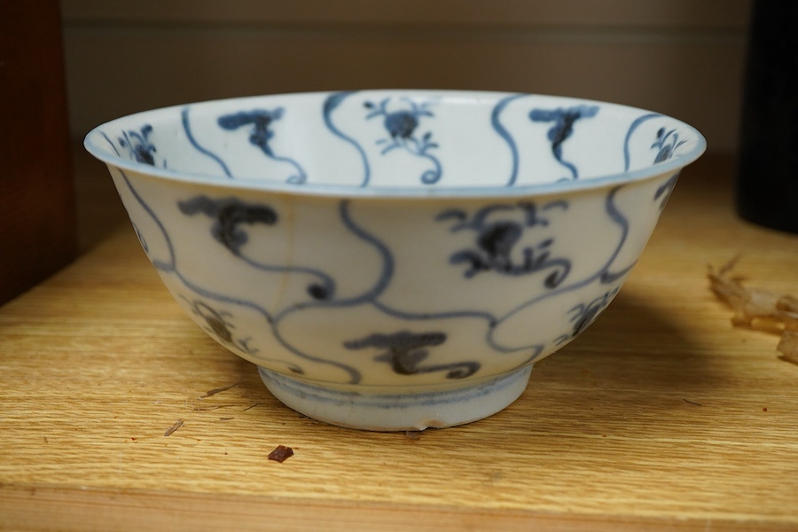 A Chinese Tek Sing cargo blue and white bowl, mid 19th century, 15.5cm